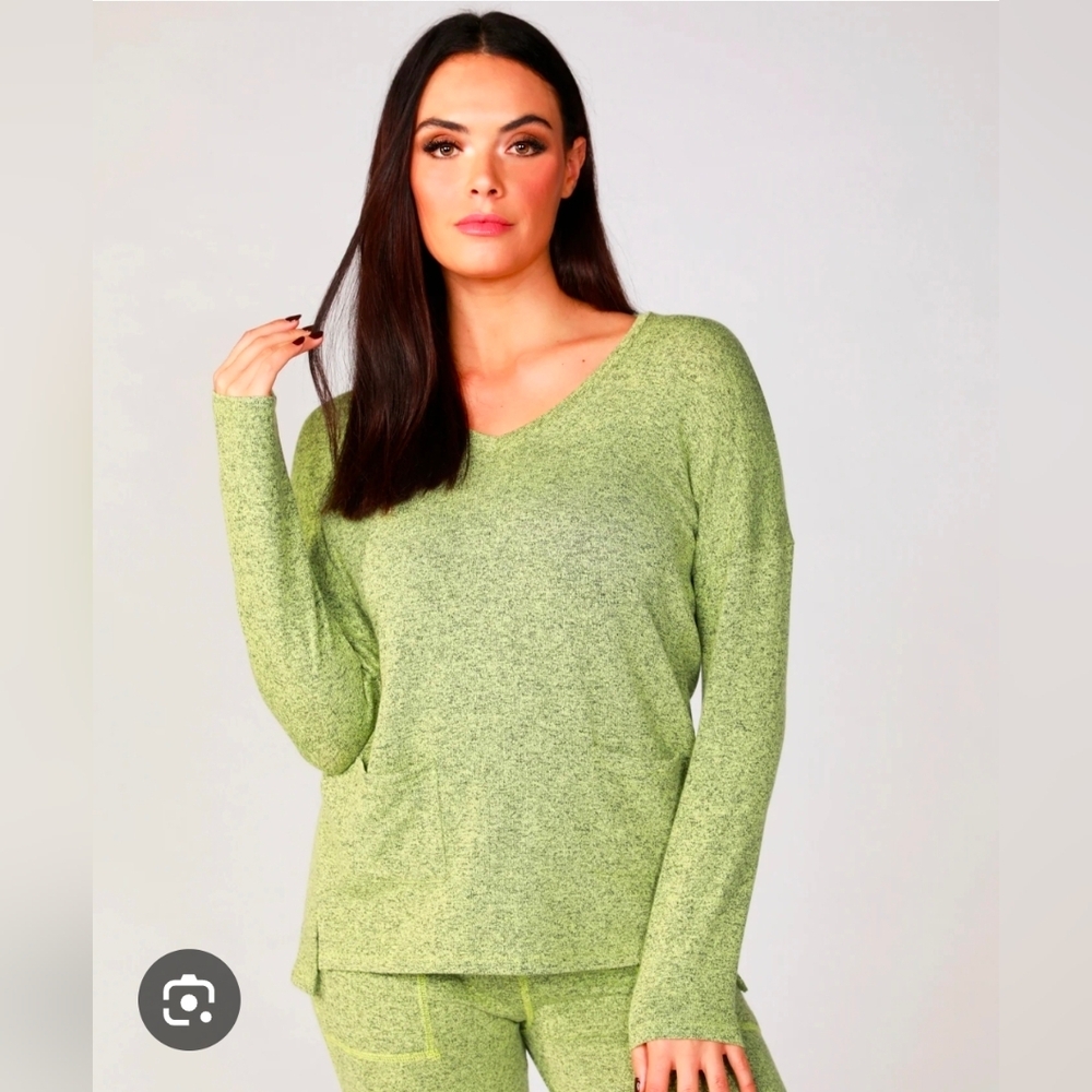 French Kyss Light Green Long Sleeve Top